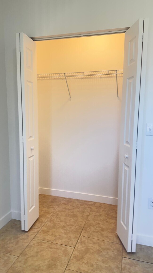 Building Photo - 7845 W 5th Ct