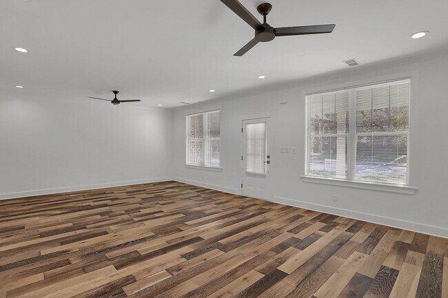 Building Photo - 2374 Forrest Ave