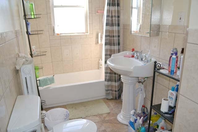 Building Photo - 209 4th St