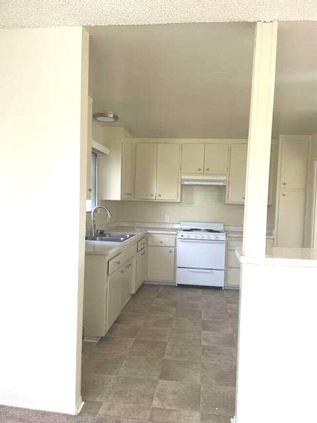 Foto del edificio - Memorial Apartments- Spacious  Clean 2 Bed...