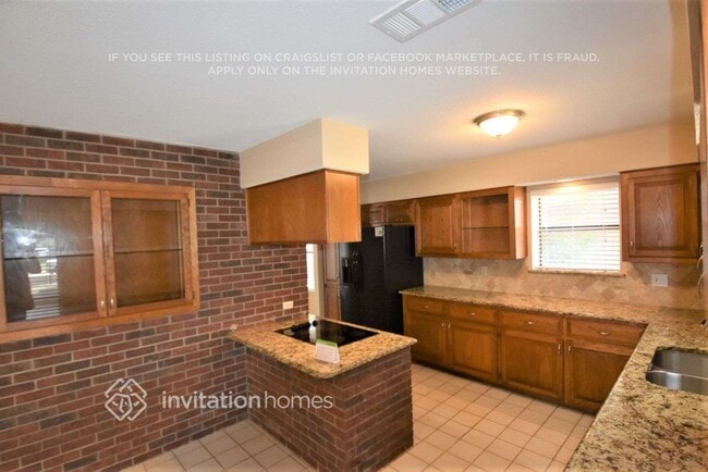 Building Photo - 105 Creek Courts Dr