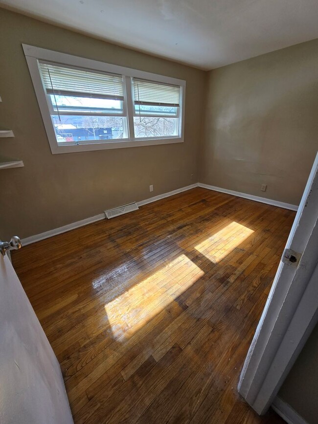 Building Photo - 110-118 Milburn Dr