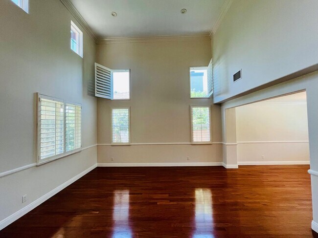 Foto del edificio - 26421 Partridge Dr