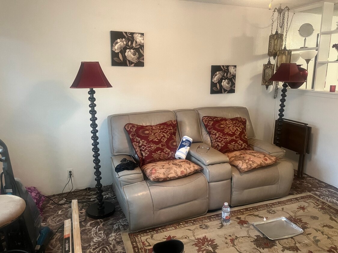 Building Photo - 4600 University Center Dr