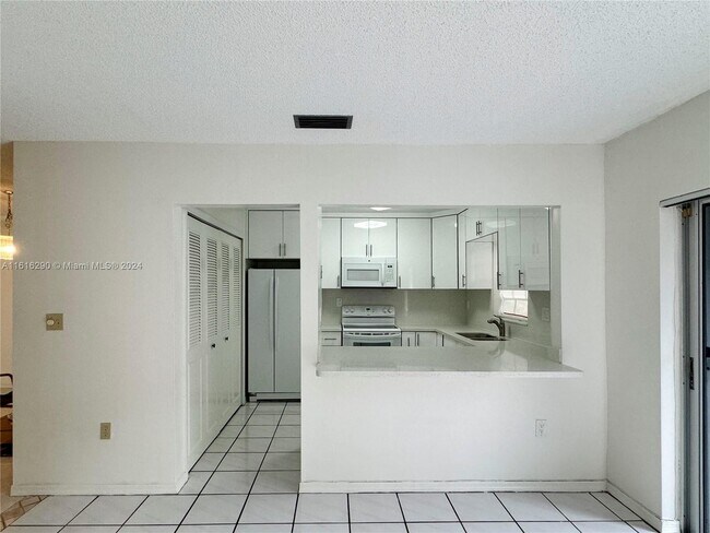 Building Photo - 10340 SW 147th Ct Cir