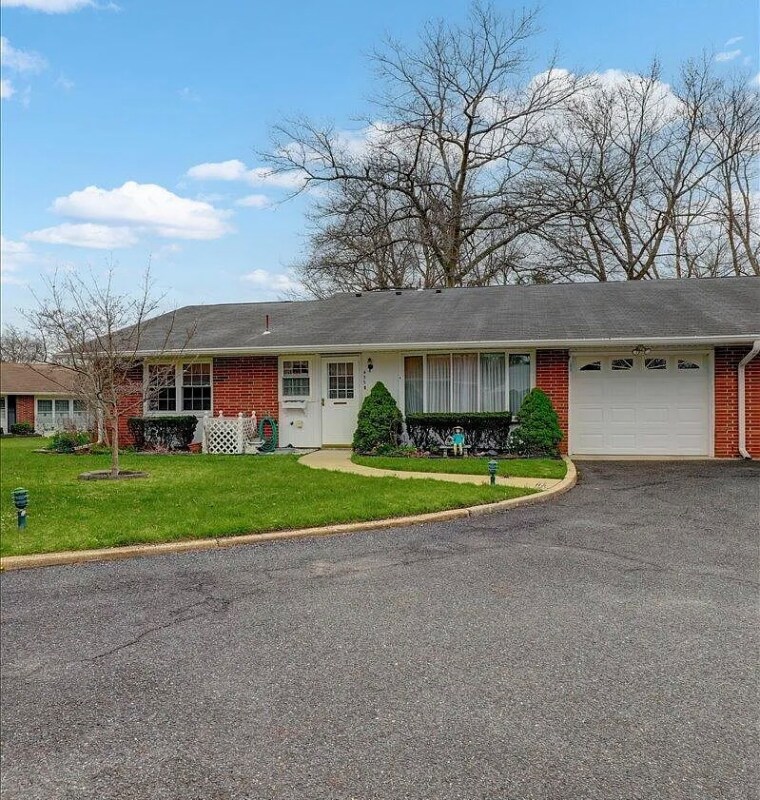 Foto principal - 455B Portsmouth Dr