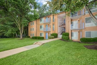 Building Photo - Dickey Hill Forest Apartments