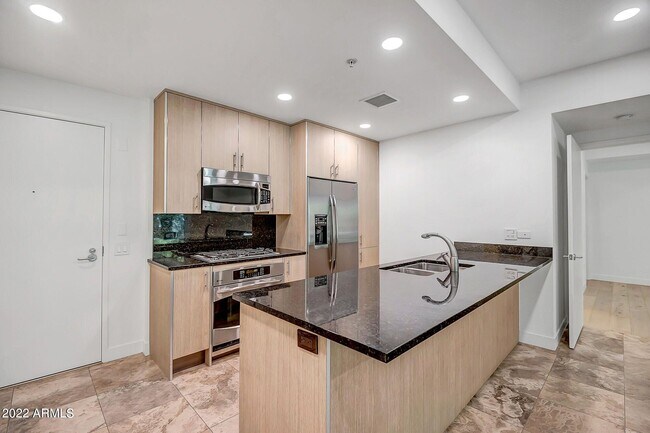 Foto del edificio - 7121 E Rancho Vista Dr