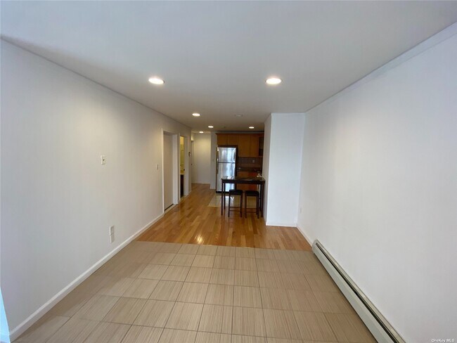 Foto del edificio - 43-40-43162 162nd St