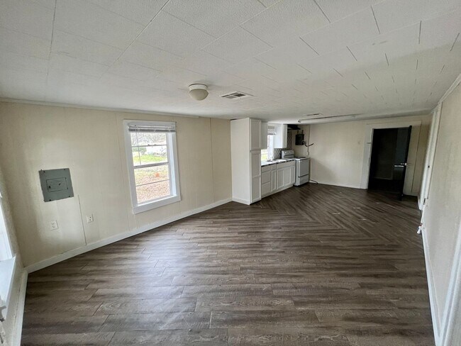Building Photo - 3 Bedroom, 2 Bathroom Home in Duson!