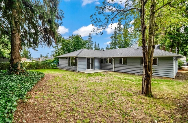 Building Photo - Mountlake Beautiful