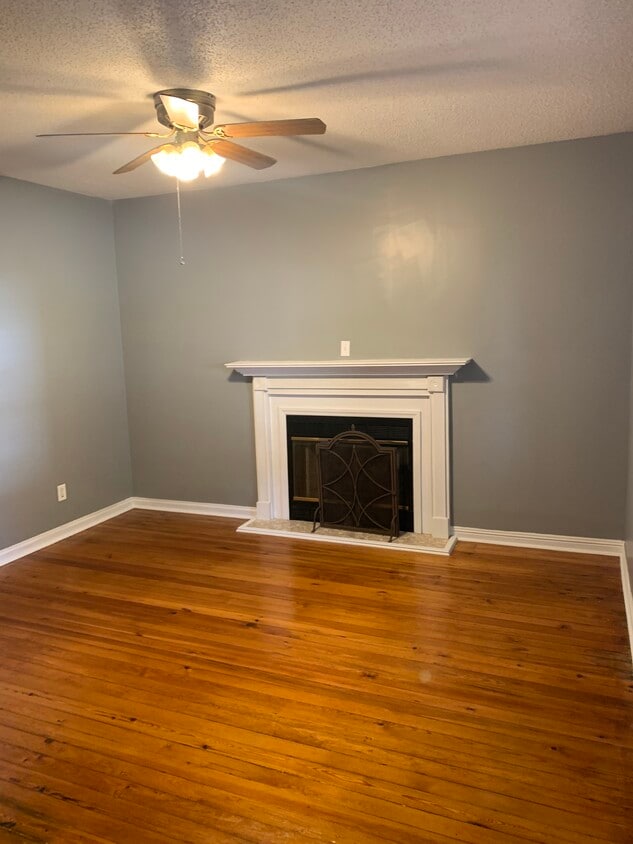 Primary Photo - 1209 Walnut St
