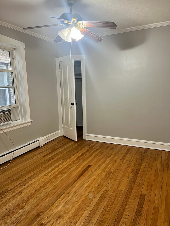 Foto del edificio - 5515 N Christiana Ave