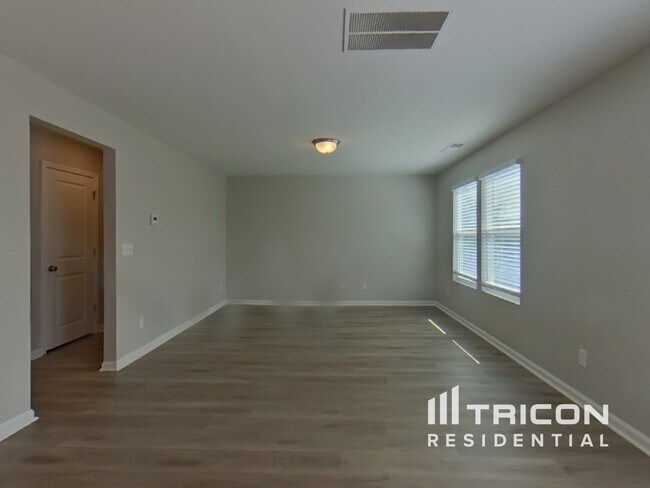 Foto del edificio - 106 Radford Ct