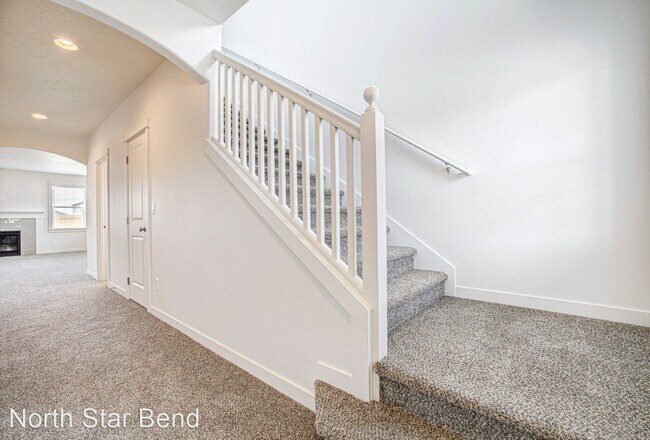 Building Photo - 4 br, 2.5 bath House - 3462 NW 9th Ln