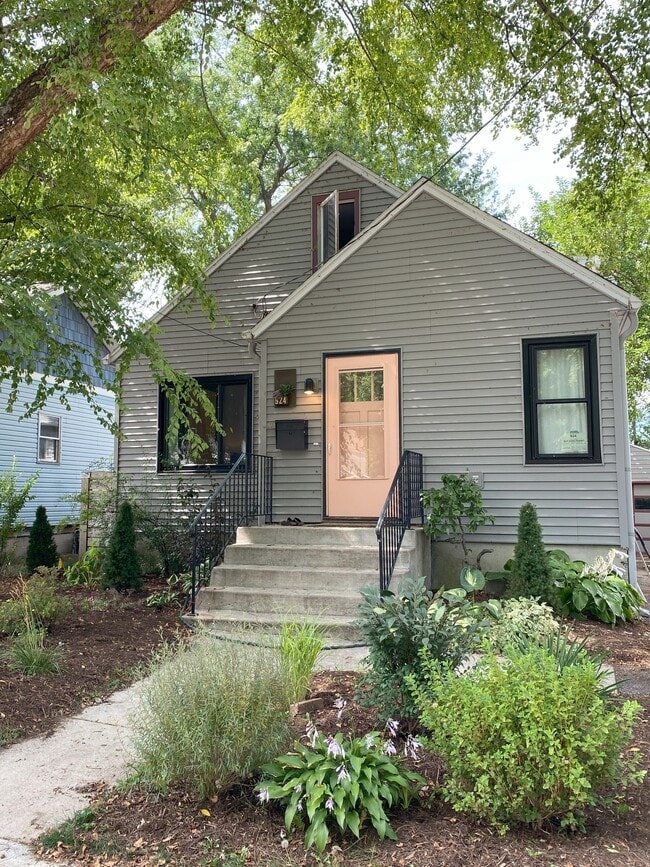 Building Photo - 924 Clarence Ct