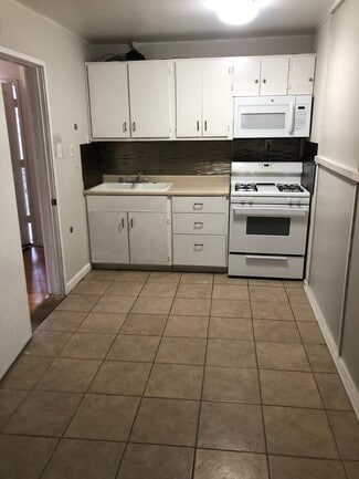 Kitchen - 3334 Altura Ave