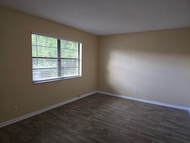 Foto del edificio - 13800 Bottlebrush Ct