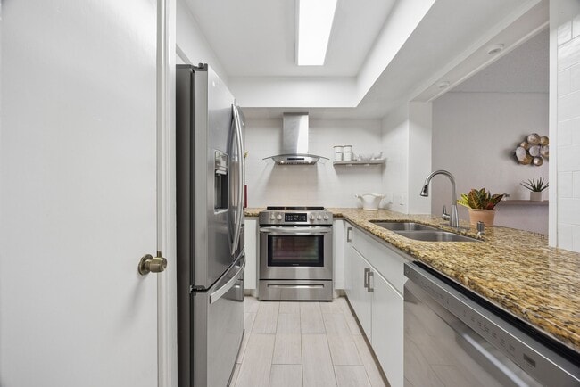 Building Photo - 6456 Bayou Glen Rd