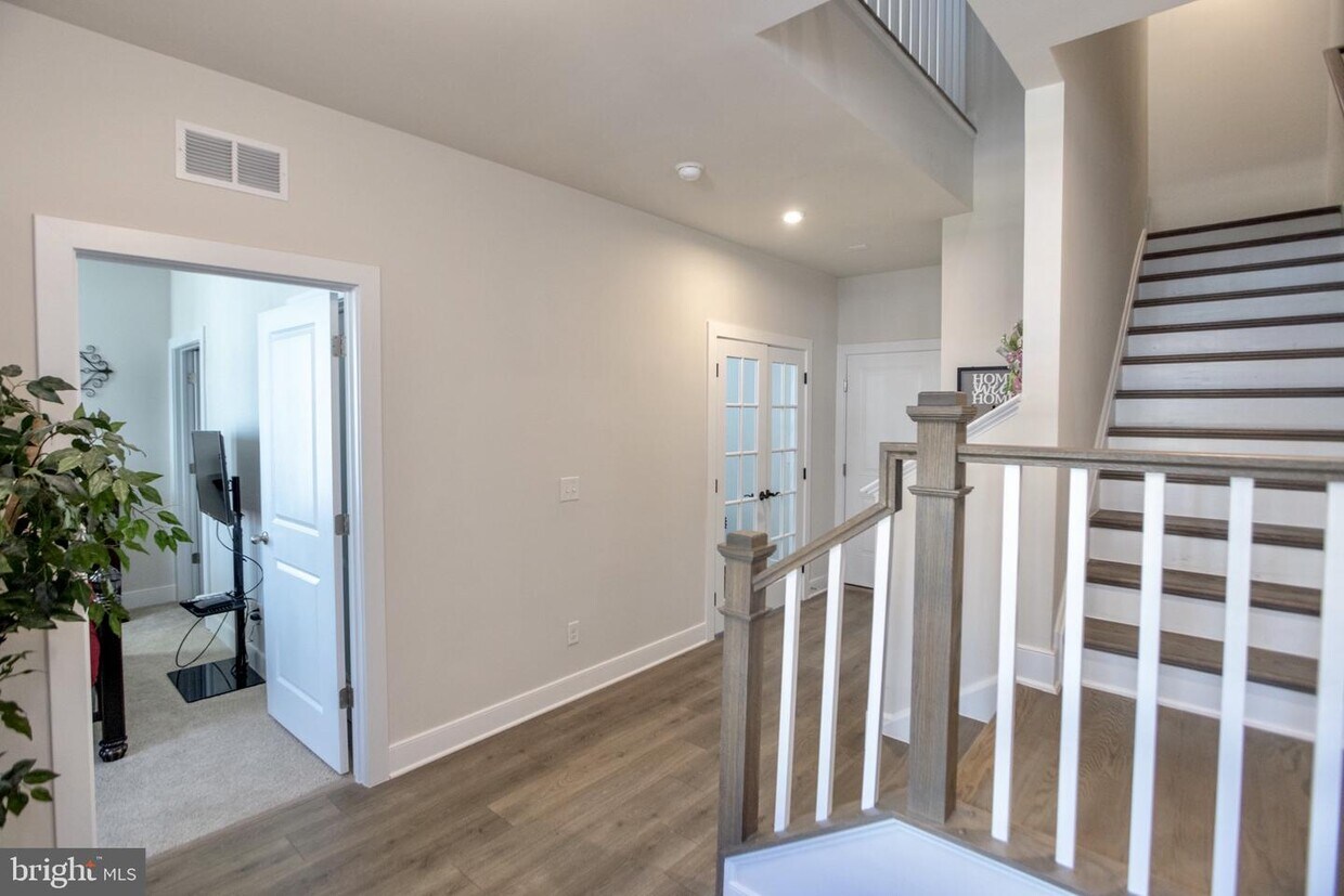 17701 Longspur Cove Ln, Dumfries, VA 22026 Townhouse for Rent in