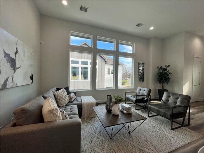 Foto del edificio - 8316 Curry Rd