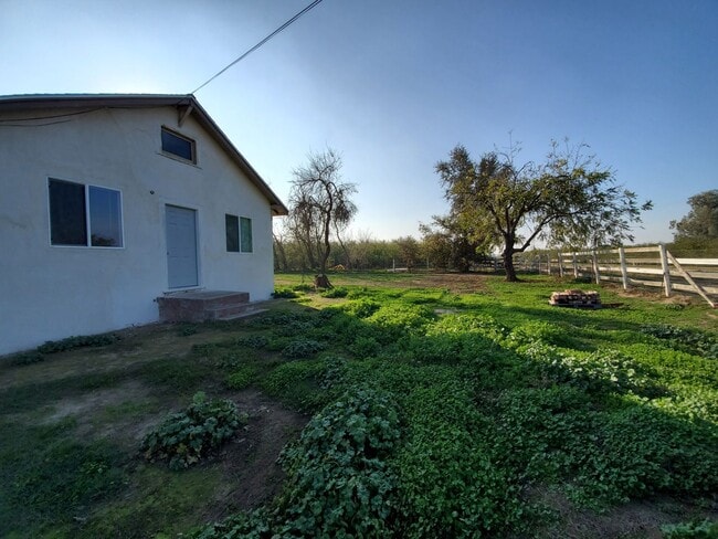Building Photo - Vacant- Must Apply to schedule viewing