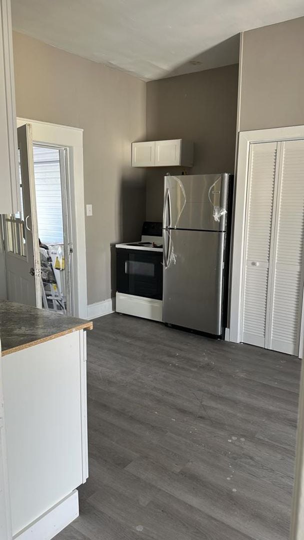 Photo - 202 S Maple St Apartment