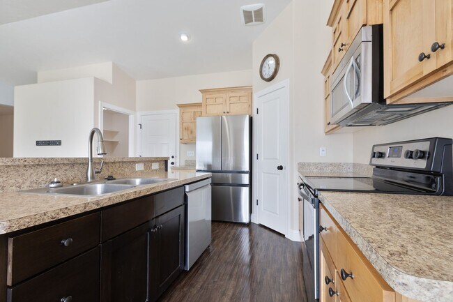 Foto del edificio - 5 Bed 3 Bath Home in Idaho Falls