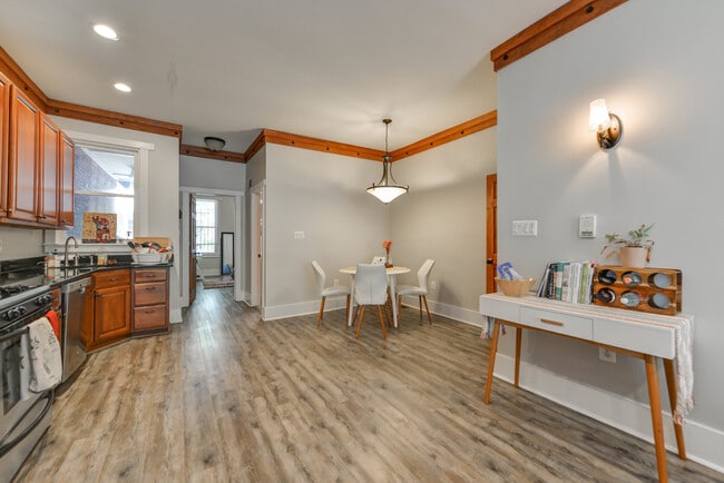 open floor plan - 52 Q St NE