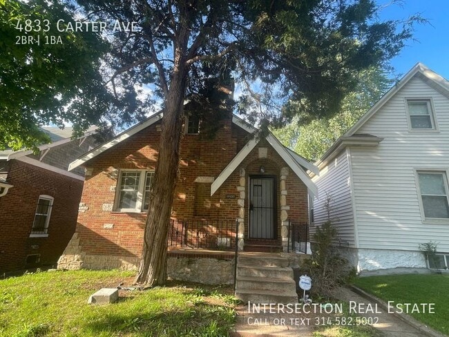 Foto del edificio - Charming 2 Bedroom/1Bath with Lots of Space