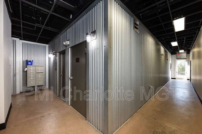 Building Photo - 1600 Fulton Ave