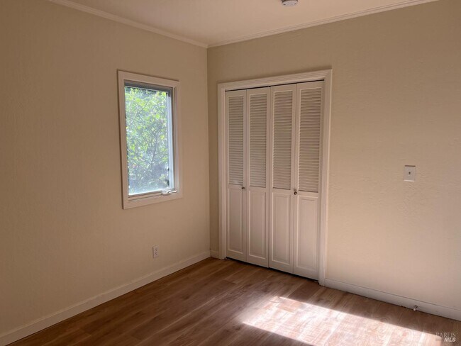 Foto del edificio - 65 Sir Francis Drake Blvd