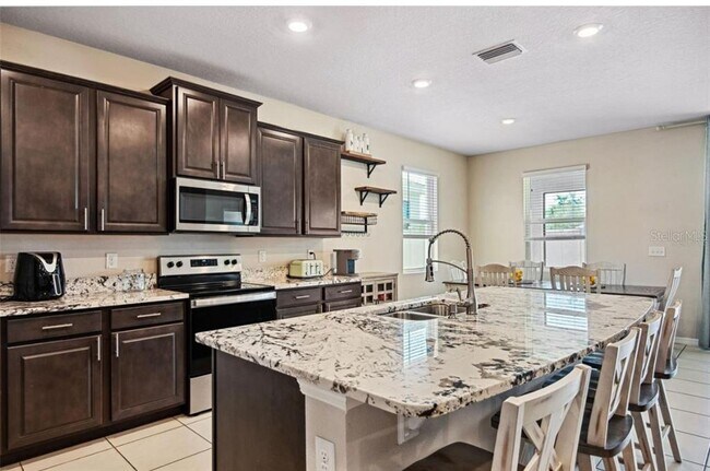 Building Photo - 8341 Bower Bass Cir