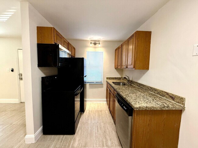 Foto del edificio - 607 NE 29th Dr