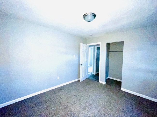 Building Photo - 24 Leonard Dr