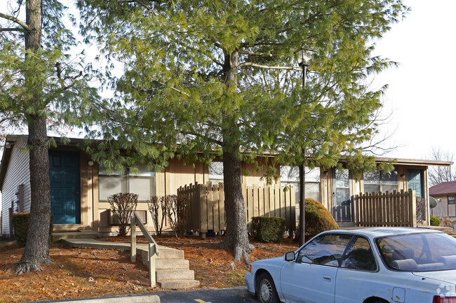 Building Photo - Bradford Place & Ansley Oaks Apartments