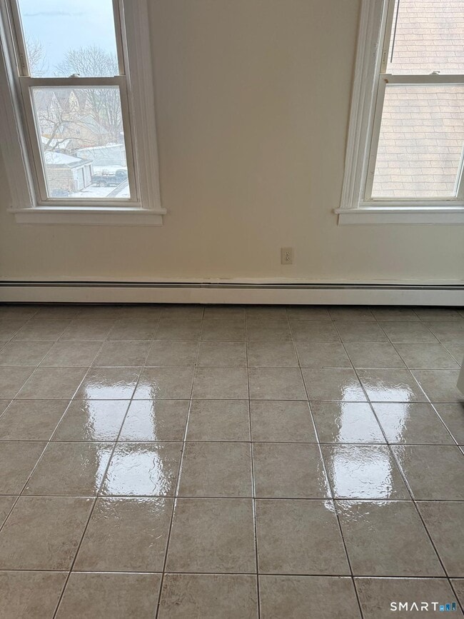 Foto del edificio - 1018 Hancock Ave