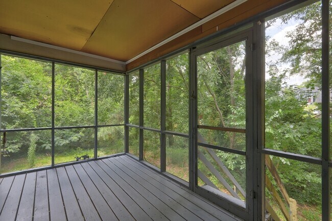 Foto del edificio - 4396 Barrington Pl