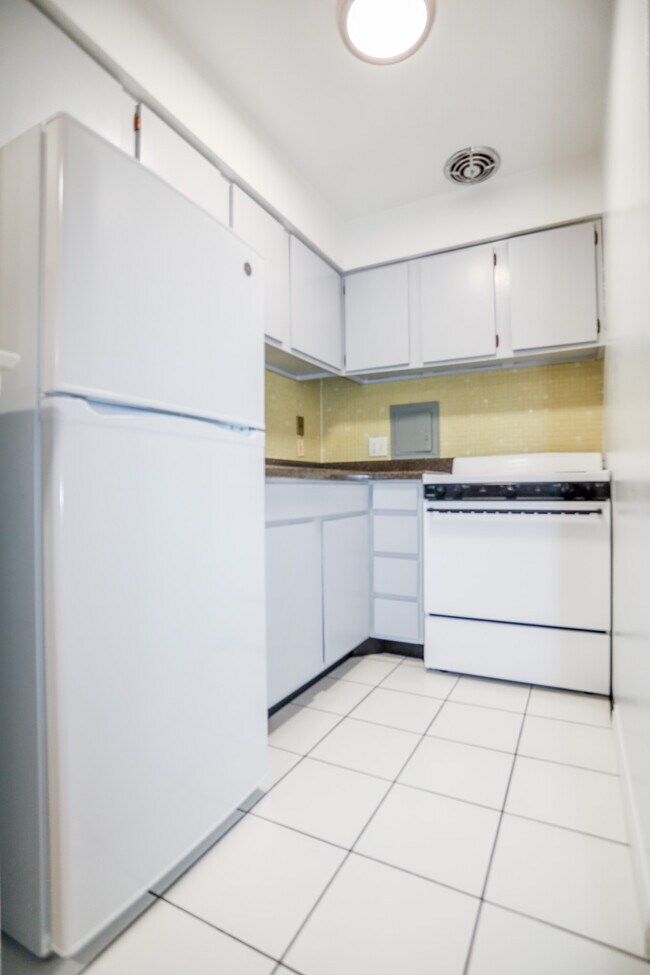 Foto del edificio - 6233 N Winthrop Ave