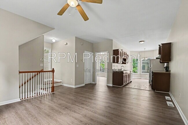 Foto del edificio - 740 Prince Pl NW