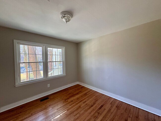 Foto del edificio - Renovated 3BR Near UNC Law School