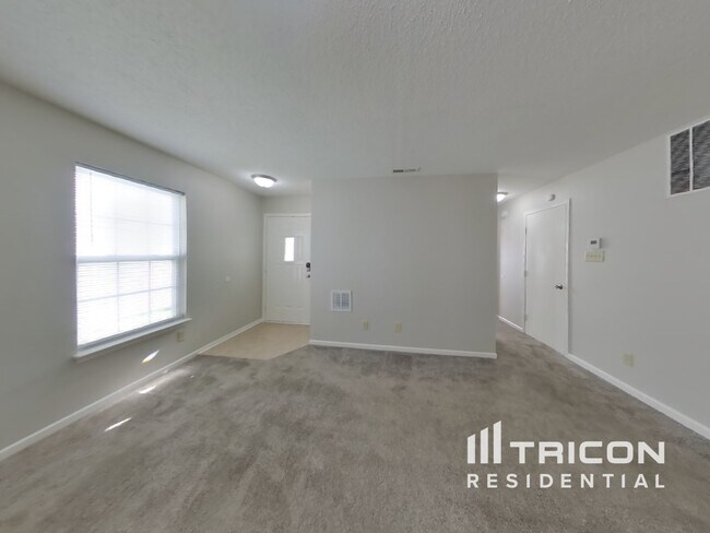Building Photo - 2414 Summerwood Ln