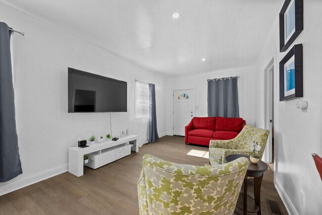 Foto del edificio - 4878 Tarnow St