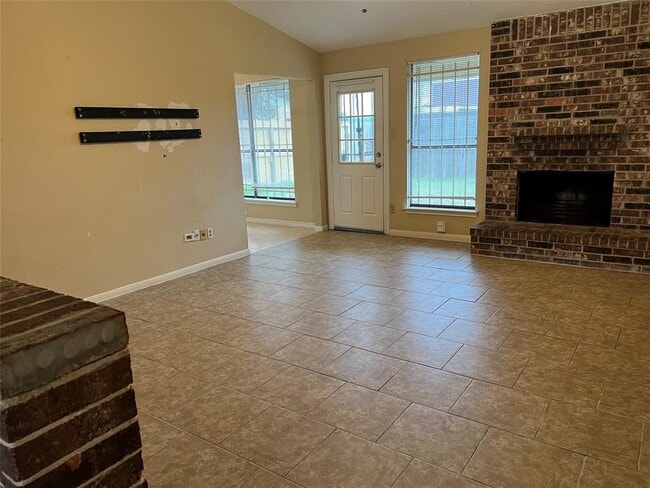 Building Photo - 12106 McKamy Dr