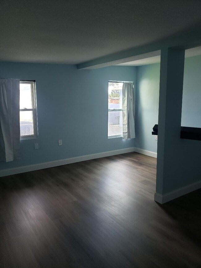 Foto del edificio - 6001 Cresthill Dr