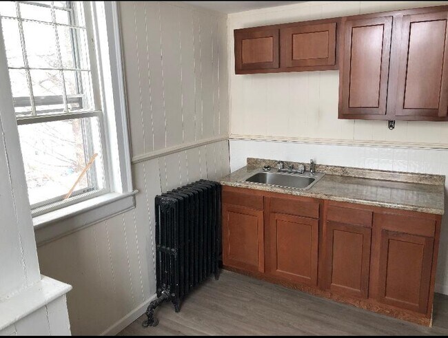 Kitchen - 128 W 8th St
