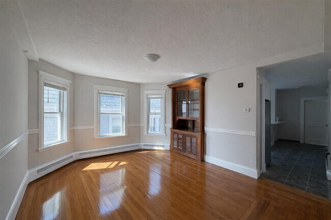 Building Photo - 441 Broadway
