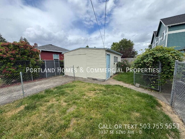 Photo - 3937 SE 62nd Ave Apartment