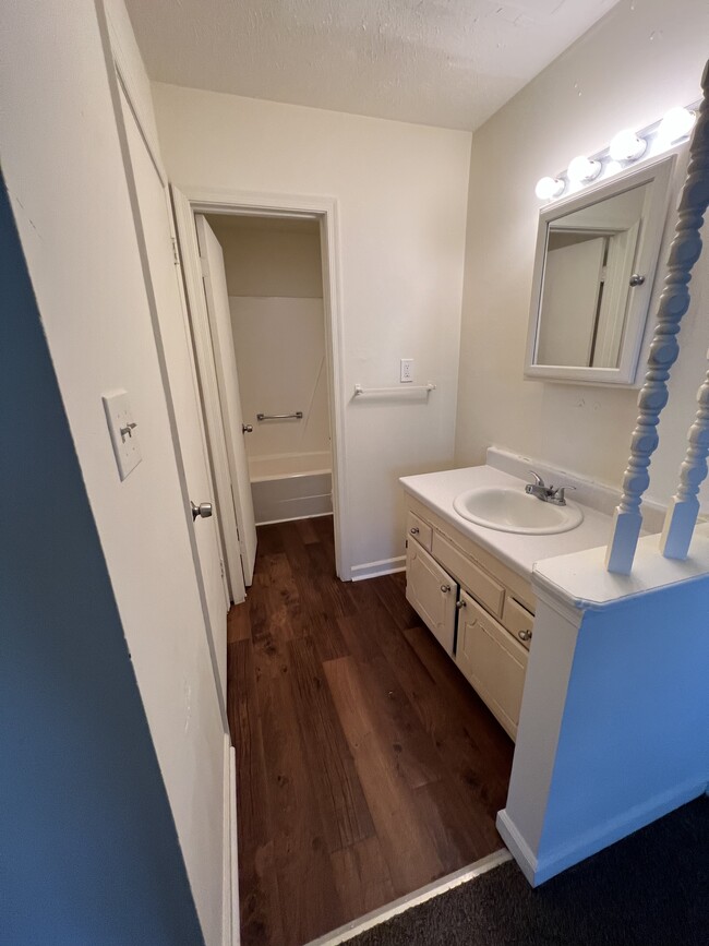 Foto del edificio - 6433 Applecross Ave
