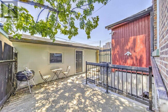 Photo du bâtiment - 142 Grace St